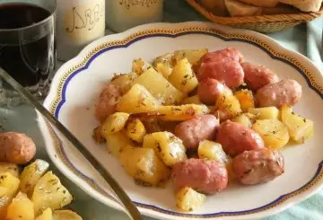 SALSICCIA DI VITELLO CON PATATE AL FORNO