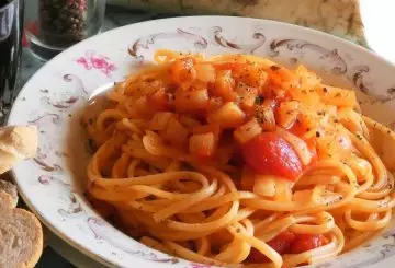 SUGO VEGAN AL DAIKON CON LINGUINE