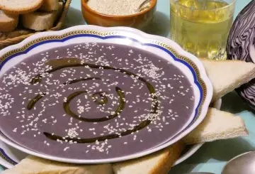 VELLUTATA DI CAVOLO VIOLA CON SESAMO BIANCO