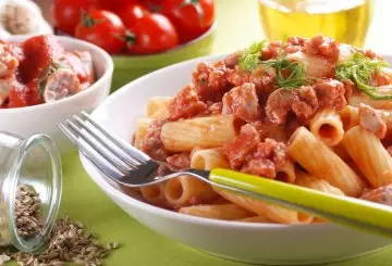 MACCHERONI CON SALSICCIA