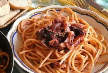 BUCATINI AL FORNO CON SALSA DI POLPO AL CARTOCCIO