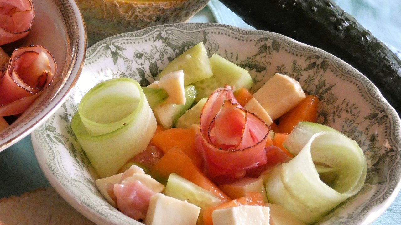 Insalata Di Melone, Cetriolo, Fiordilatte E Speck