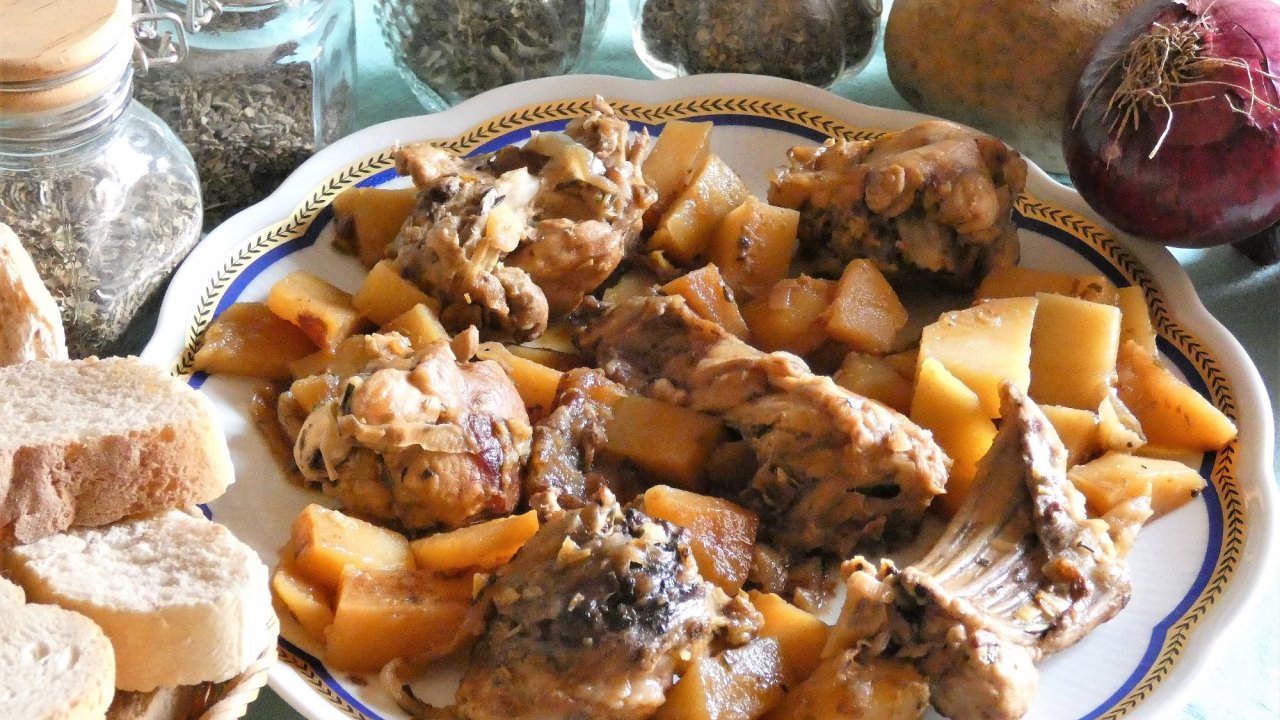 Padellata di coniglio con patate