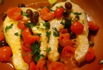 SALMONE IN PADELLA CON POMODORINI