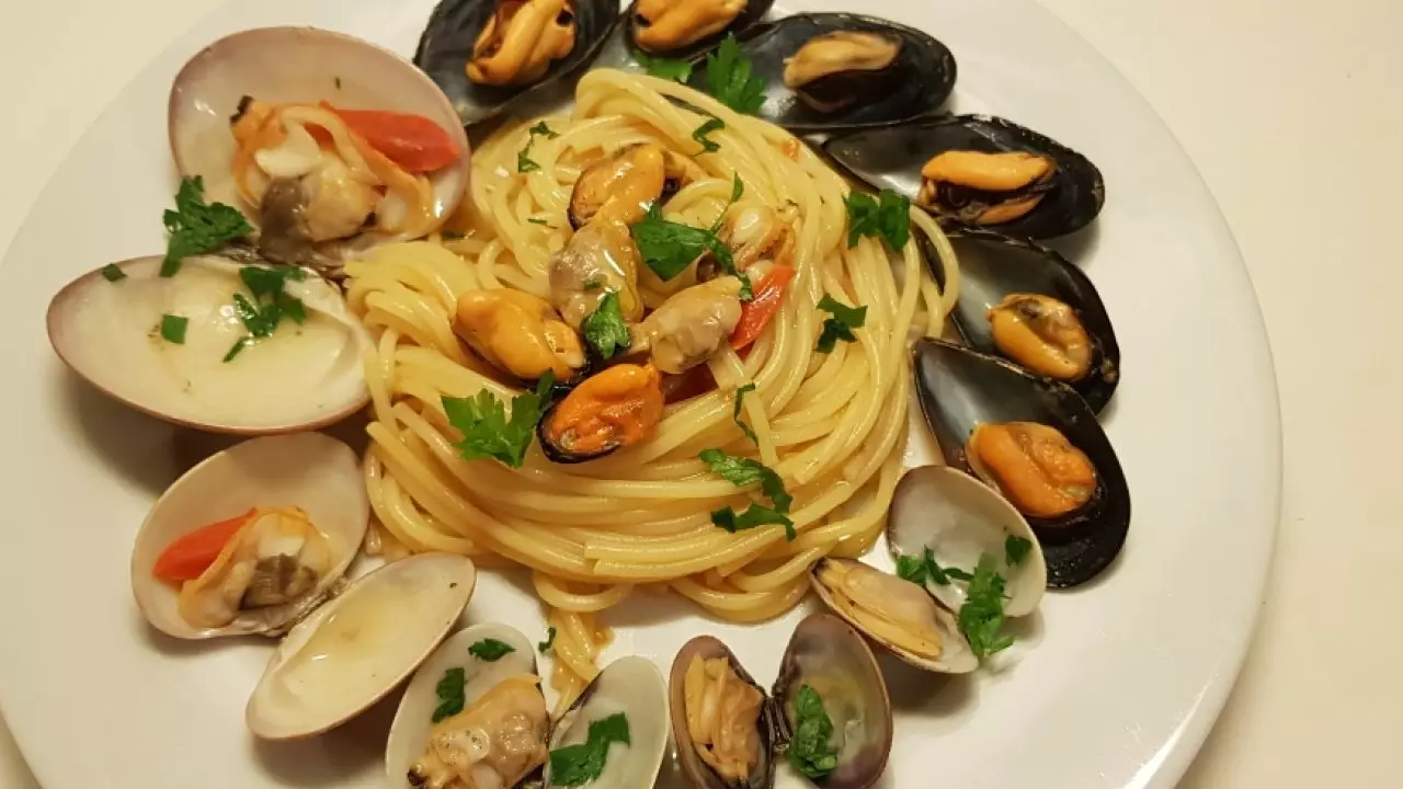 spaghetti ai frutti di mare