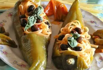 PEPERONI CORNO IN PADELLA RIPIENI DI LINGUINE