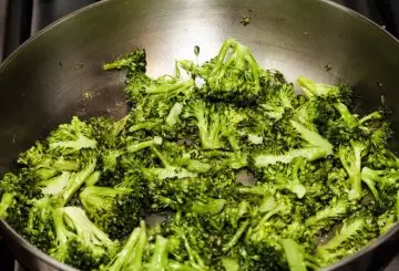 BROCCOLI IN PADELLA