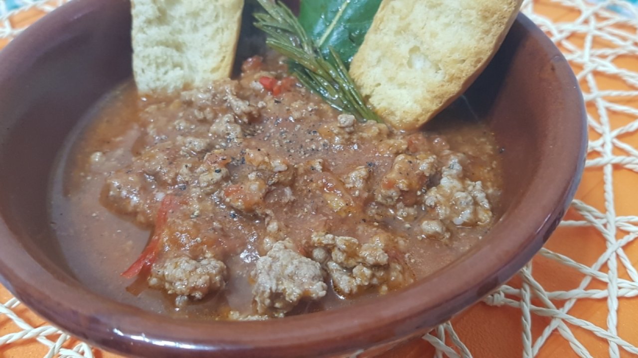 Carne macinata in padella: la zuppa di carne sprint