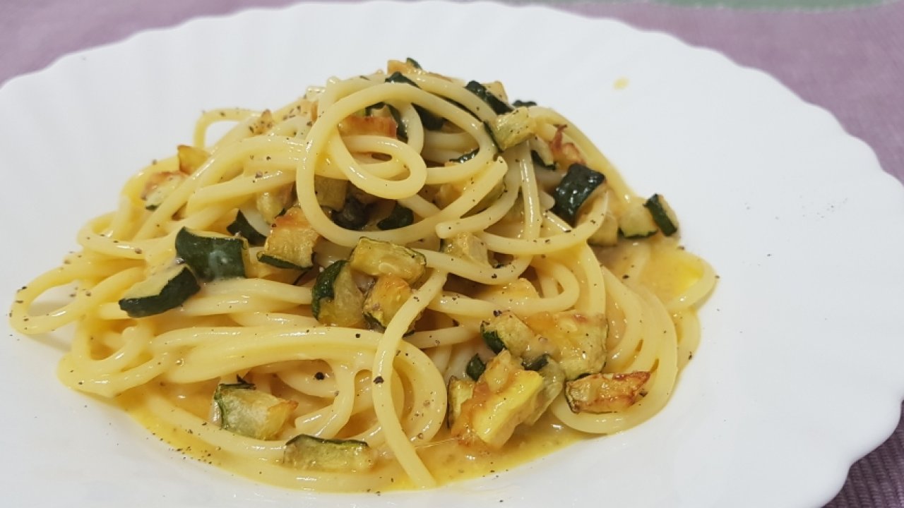 Pasta alla carbonara di zucchine