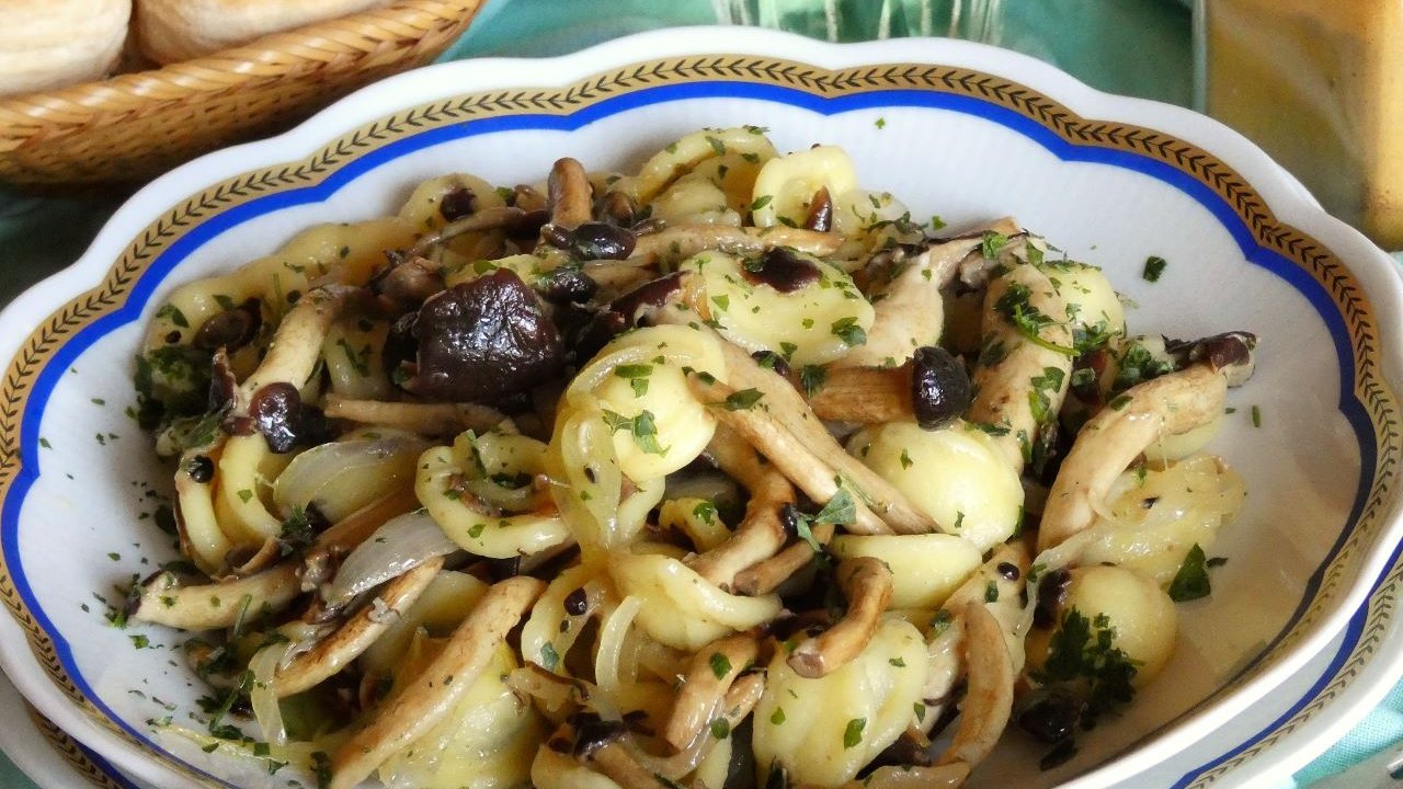 Orecchiette al curry con pioppini