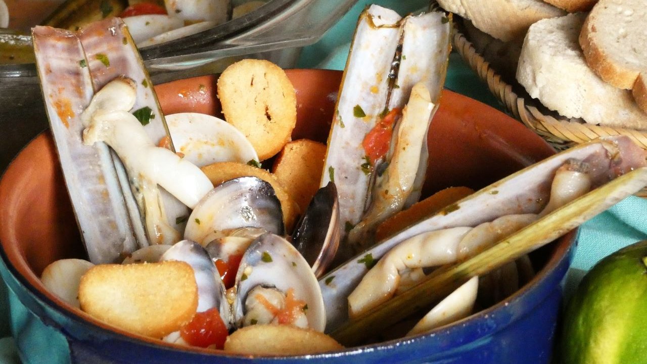 Vongole e cannolicchi in guazzetto