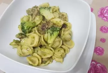 PASTA BROCCOLI E SALSICCIA