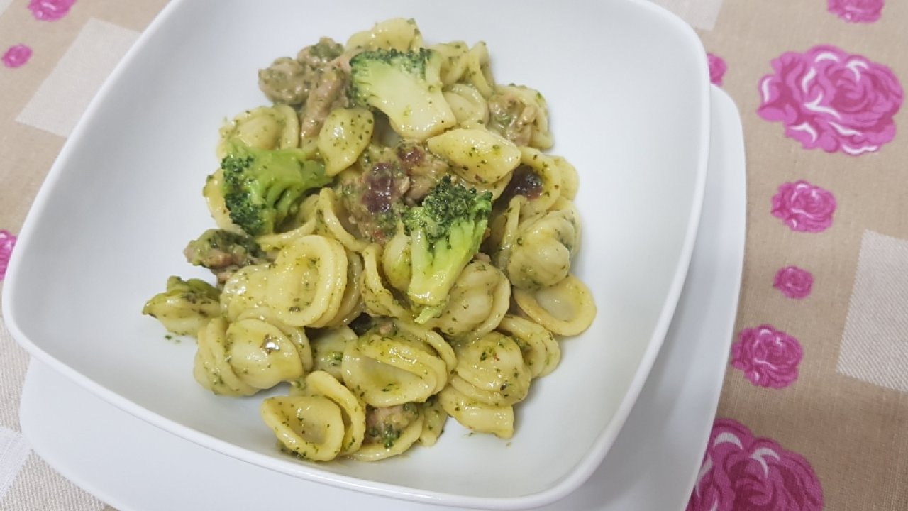 Pasta broccoli e salsiccia