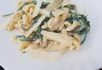 FUSILLONI CON AGRETTI 