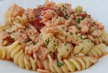 PASTA AL SALMONE FRESCO