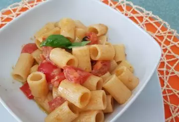 MEZZE MANICHE CON BOTTARGA E POMODORINI