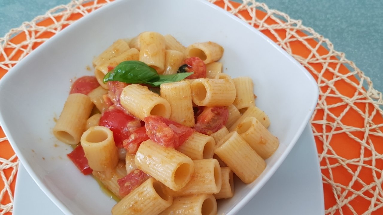 Mezze Maniche con Bottarga e Pomodorini