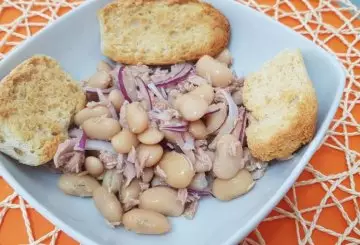 INSALATA DI FAGIOLI E TONNO
