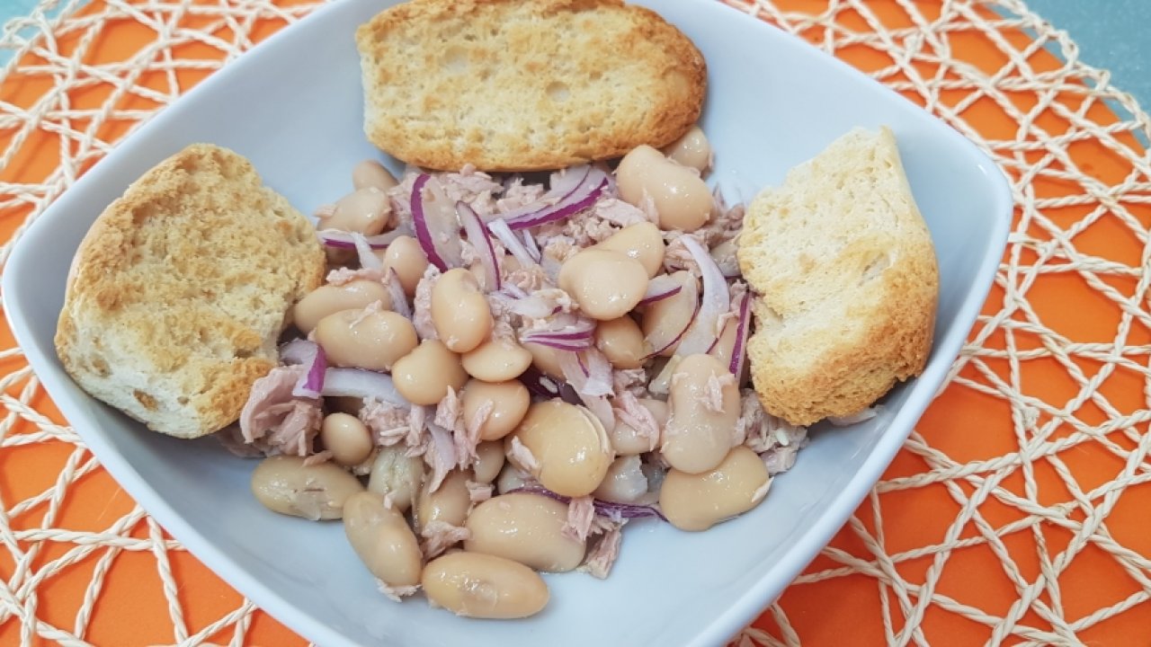 Insalata di fagioli e tonno