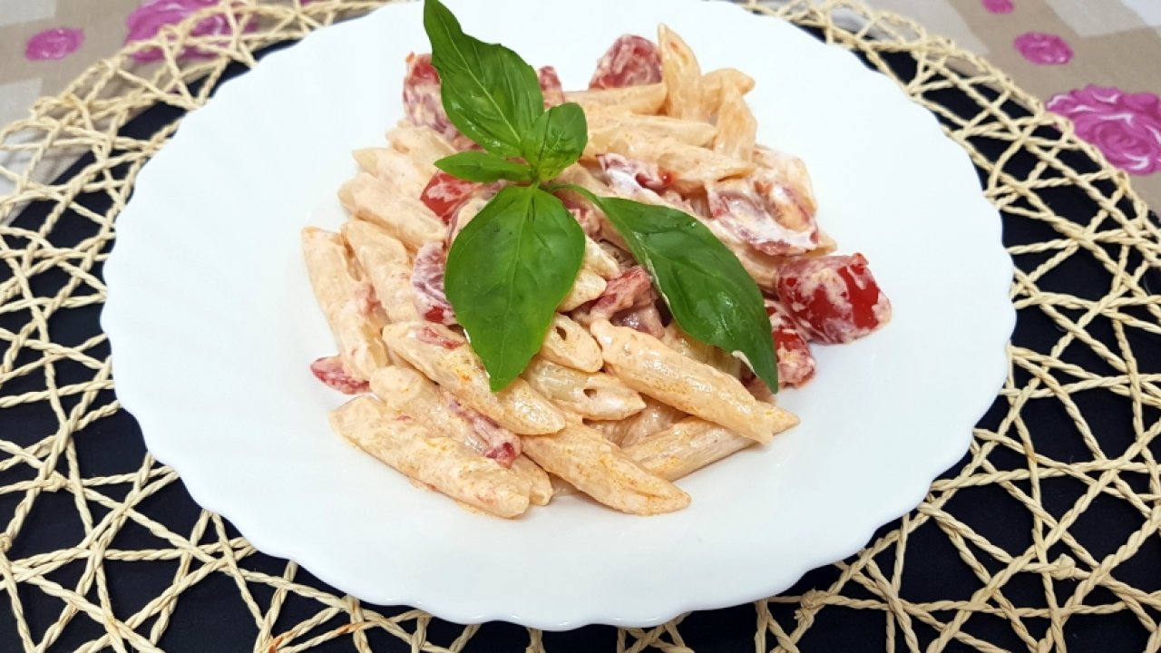 Pasta con Pomodorini e Formaggio Fresco