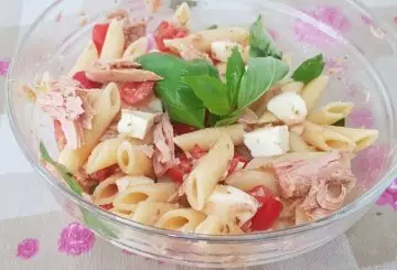PENNE CON TONNO E MOZZARELLA