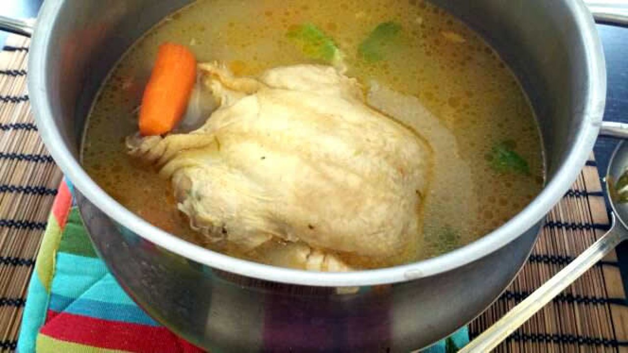 Brodo di pollo o di gallina