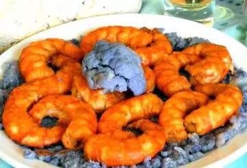 GAMBERONI ALLA PAPRIKA SU PUREA VIOLA 
