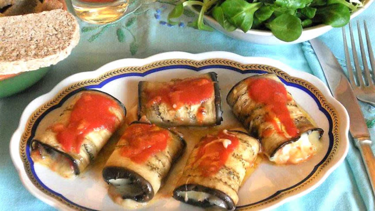 Involtini di melanzane al forno ripiene