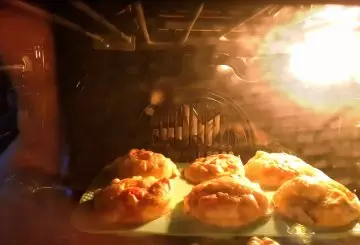 MUFFIN SALATI AL PROSCIUTTO COTTO E PROVOLA