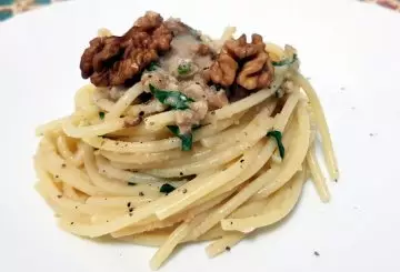SPAGHETTI CON LE NOCI