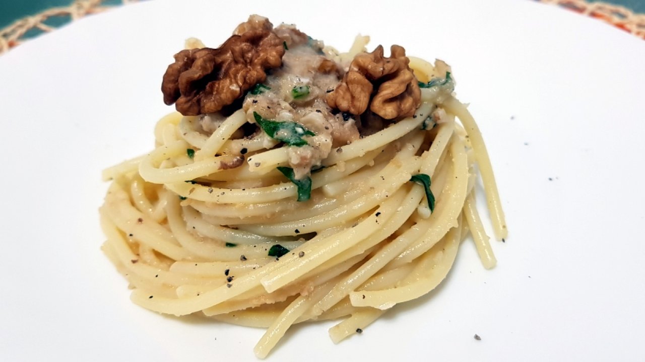 Spaghetti con le noci