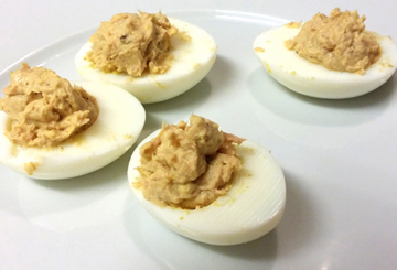 UOVA CON CREMA DI TONNO, UN ANTIPASTO FACILE E VELOCE