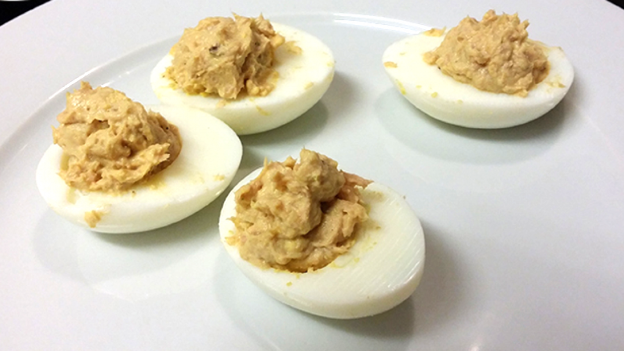 Uova con Crema di Tonno, un antipasto facile e veloce