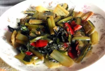 CATALOGNA GUSTOSA CON SALSA DI ACCIUGHE