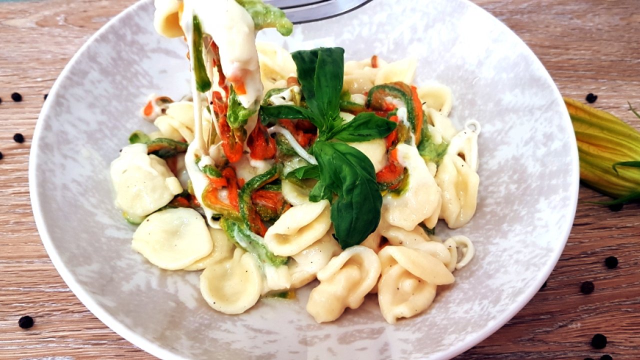 Pasta Con I Fiori Di Zucca