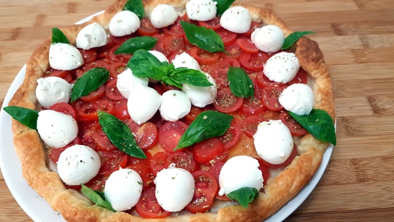 PIZZA CAPRESE