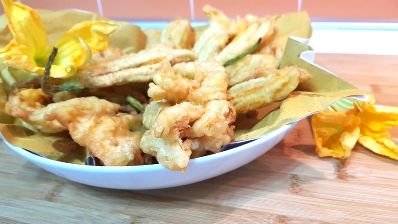 Fiori Di Zucca In Pastella