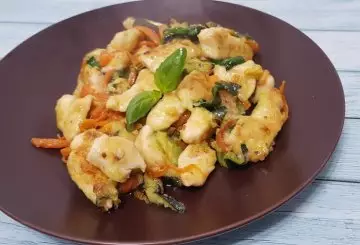 STRACCETTI DI POLLO CON VERDURE