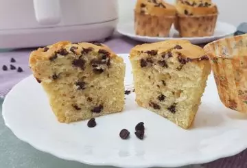 MUFFIN CON GOCCE DI CIOCCOLATO IN FRIGGITRICE AD ARIA