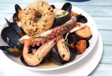 ZUPPA DI COZZE ALLA NAPOLETANA