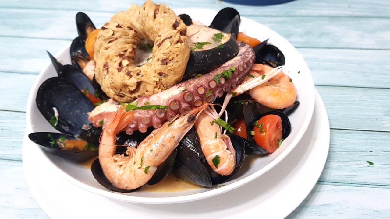 ZUPPA DI COZZE ALLA NAPOLETANA