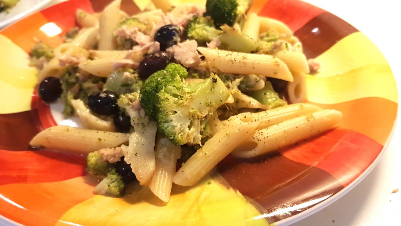 PASTA BROCCOLI E TONNO