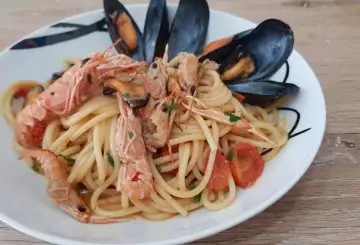 SPAGHETTI COZZE E SCAMPI