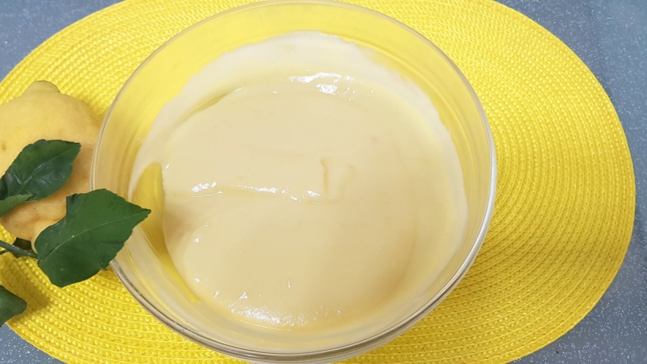 CREMA AL LIMONE