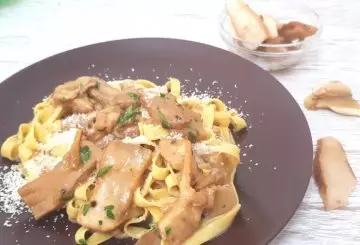 TAGLIATELLE AI FUNGHI PORCINI