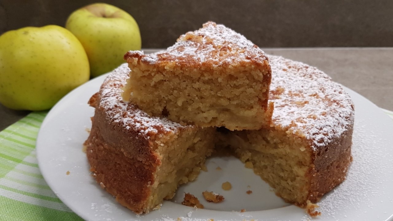 TORTA DI MELE GRATTUGIATE