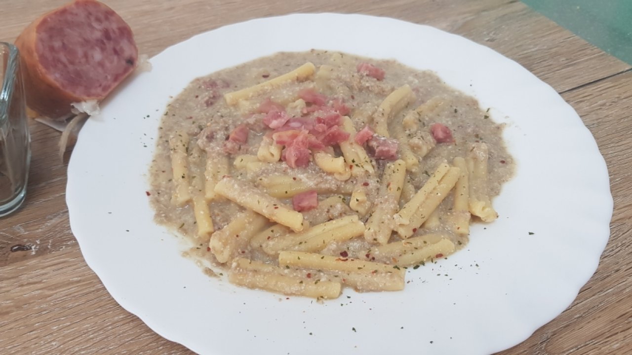 PASTA CON LENTICCHIE, COTECHINO E UOVO SODO