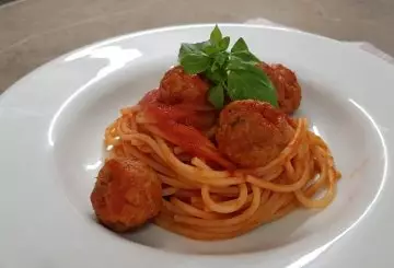 SPAGHETTI CON LE POLPETTINE