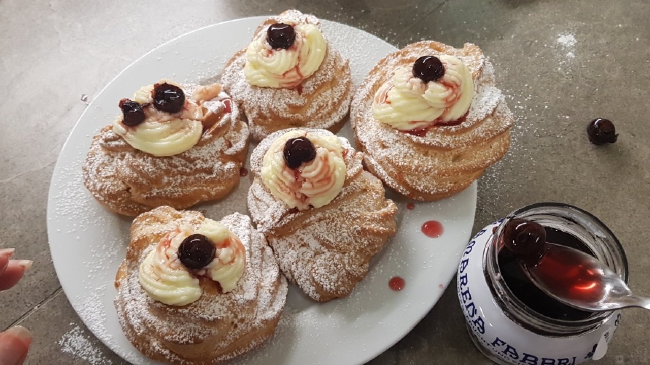 ZEPPOLE IN FRIGGITRICE AD ARIA