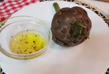 CARCIOFI BOLLITI ALLA NAPOLETANA